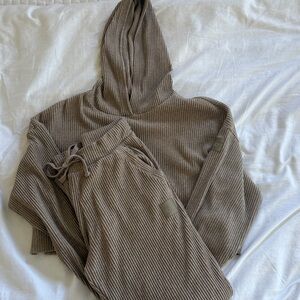 ALO Ribbed Hoodie and Jogger Set in Brown